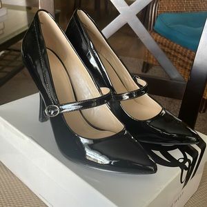 Black patent Mary Jane’s